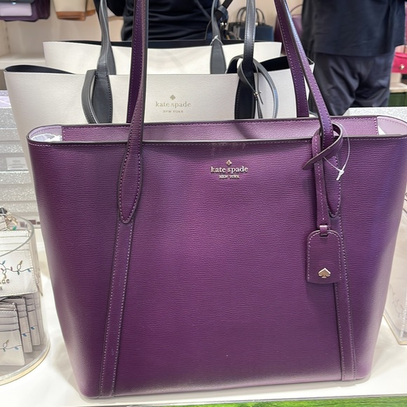Kate Spade Cara Large Tote

COLOR:
Ripe Plum - Picture 8 of 16